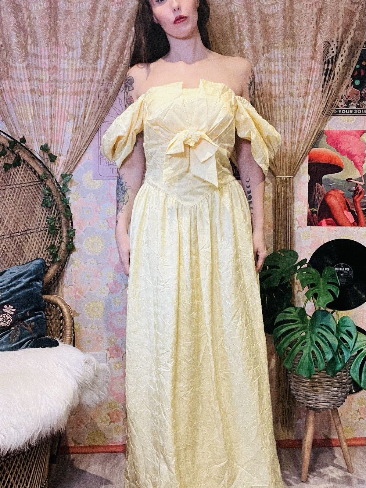 Vintage 1980s Prom Dress Long Off Shoulder Bow Front Ball Gown Yellow Size 12