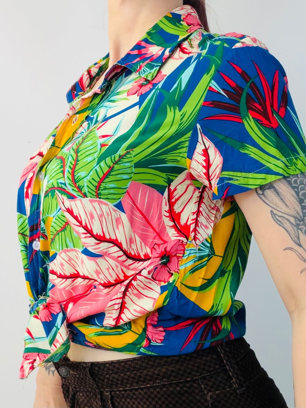 Hawaiian Shirt Size 14 Tropical Print Short Sleeve Button-Up Blouse Holiday top