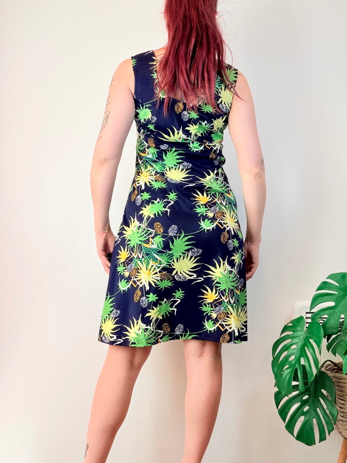 Vintage 1980s Sun Dress Sleeveless A-Line Dress with Tropical Print Size 10