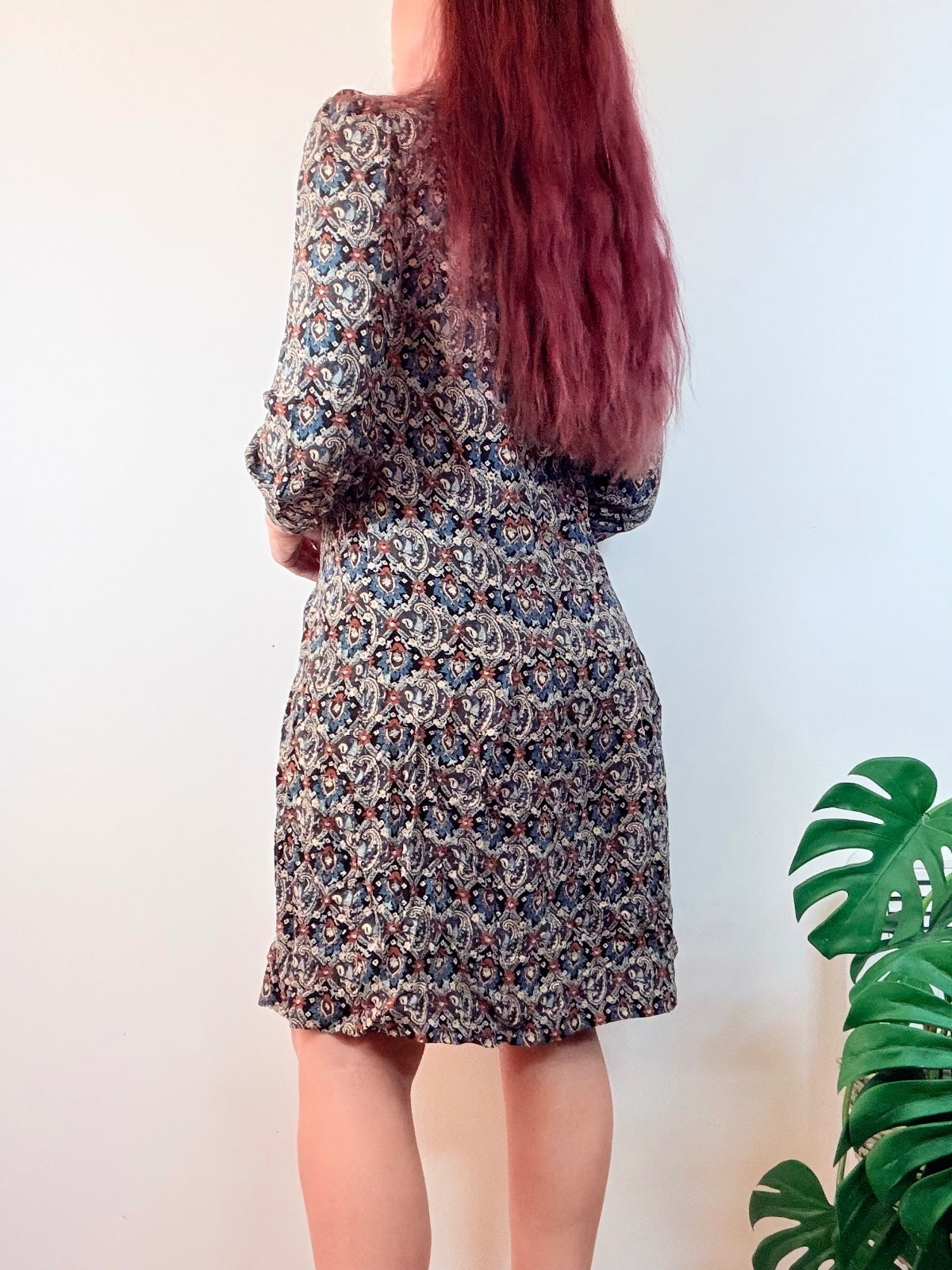 Vintage 1970s Shirt Dress Button Front Patterned Dress with Long Sleeves Size 14