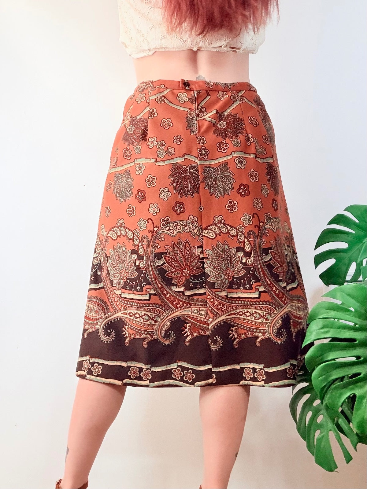 Vintage 1970s Bohemian Midi Skirt in Warm Rust and Brown Paisley Print Size 14