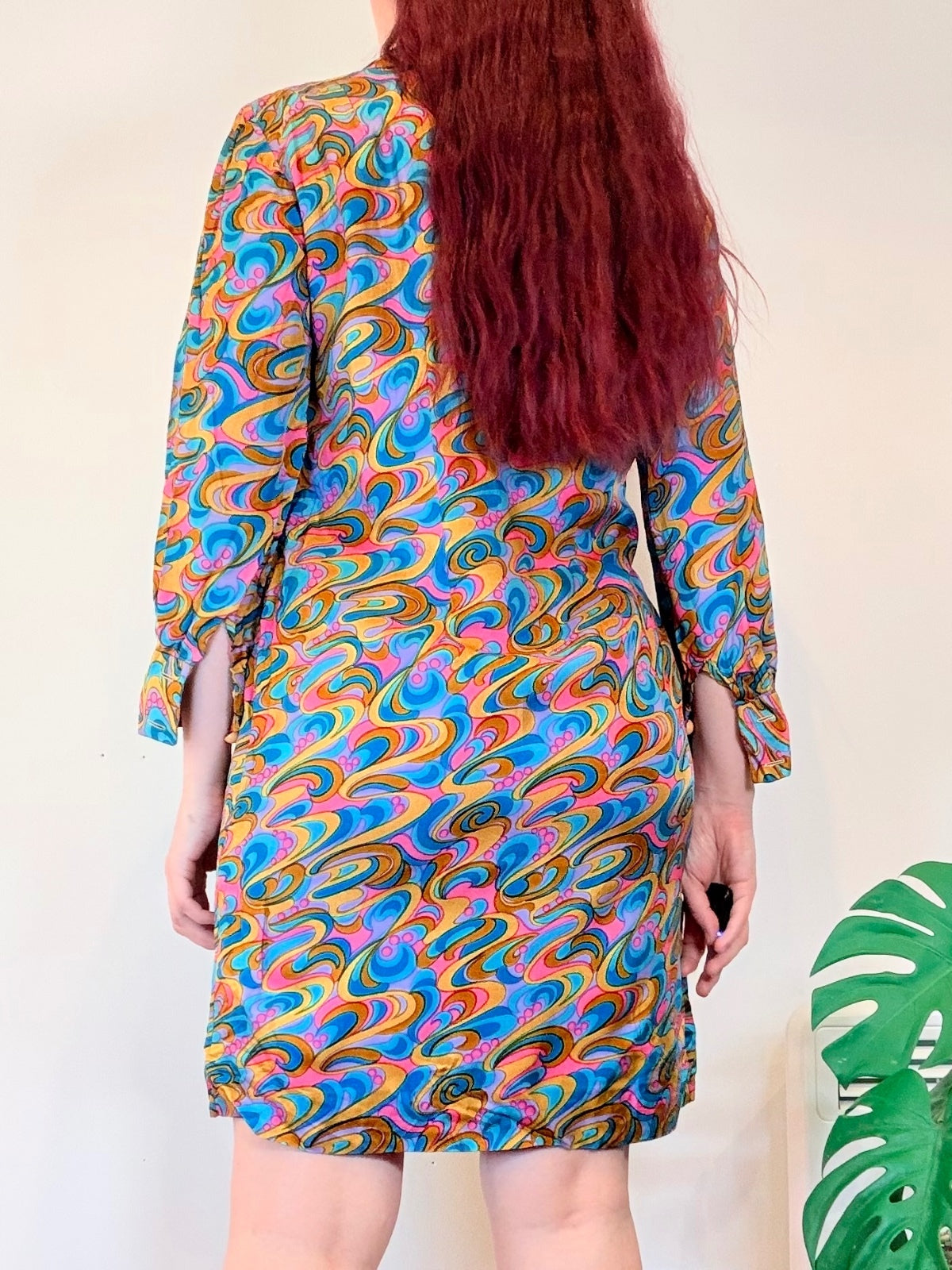 Vintage 1960s Gogo Dress Psychedelic Swirl Mini Dress Size 14