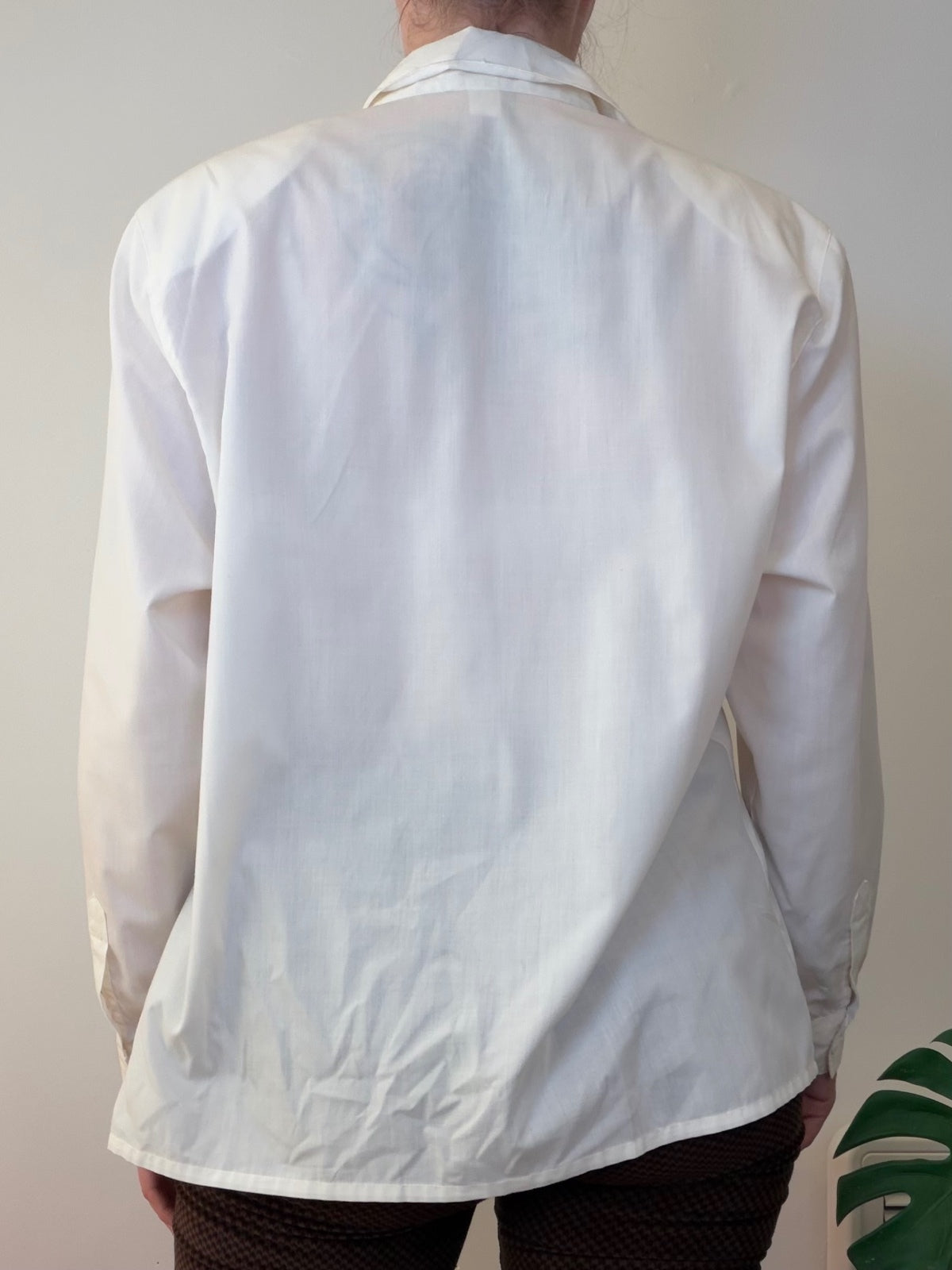 Vintage White Shirt with Embroidered Collar and Chest Pocket Size 18