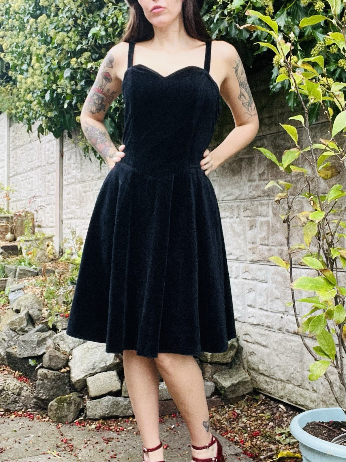 Vintage 1980s Velvet Dress Black Size 14-16 Whimsigoth Party Style