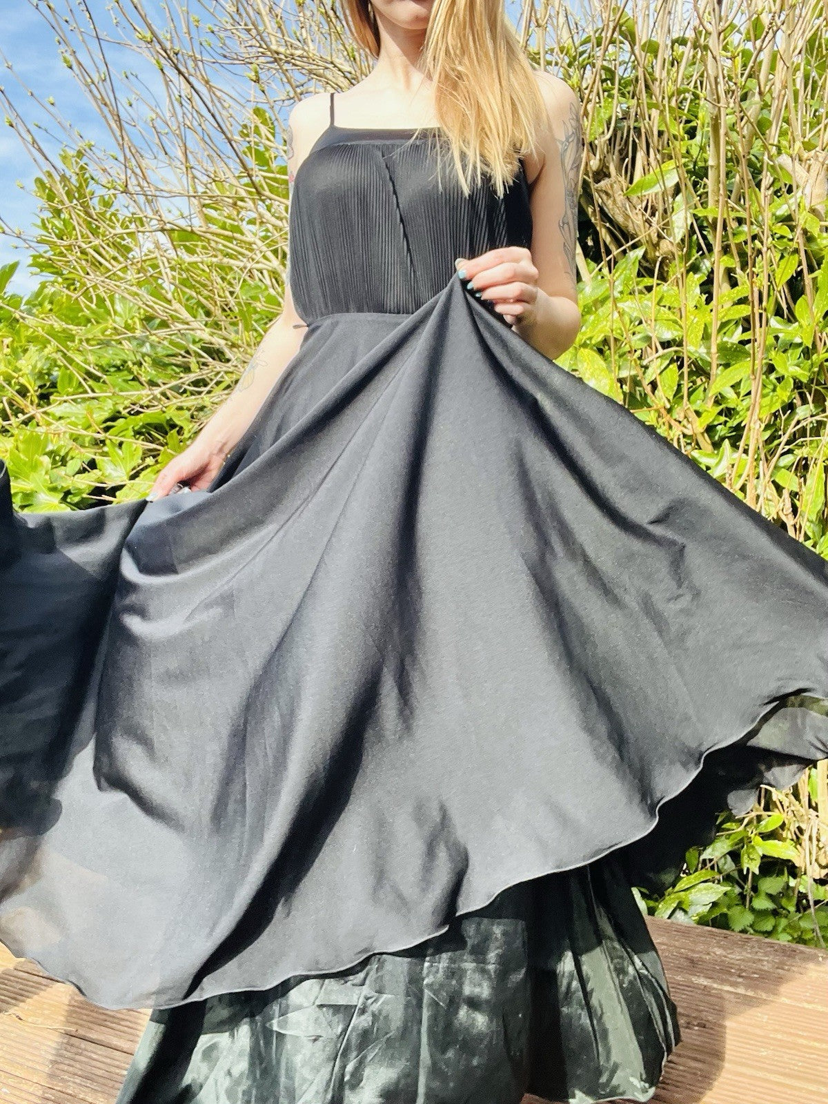 Vintage 1970s Maxi Dress Long Floaty Tie Waist Pleated Bodice Black Size 8