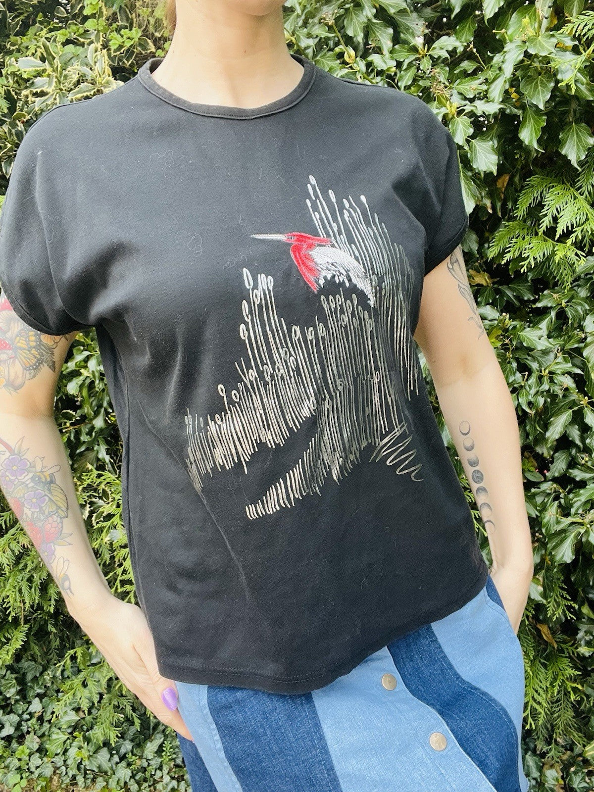 Vintage Y2K T-shirt Silver Metallic Bird Degisn Short Sleeve Tee Top Black 14