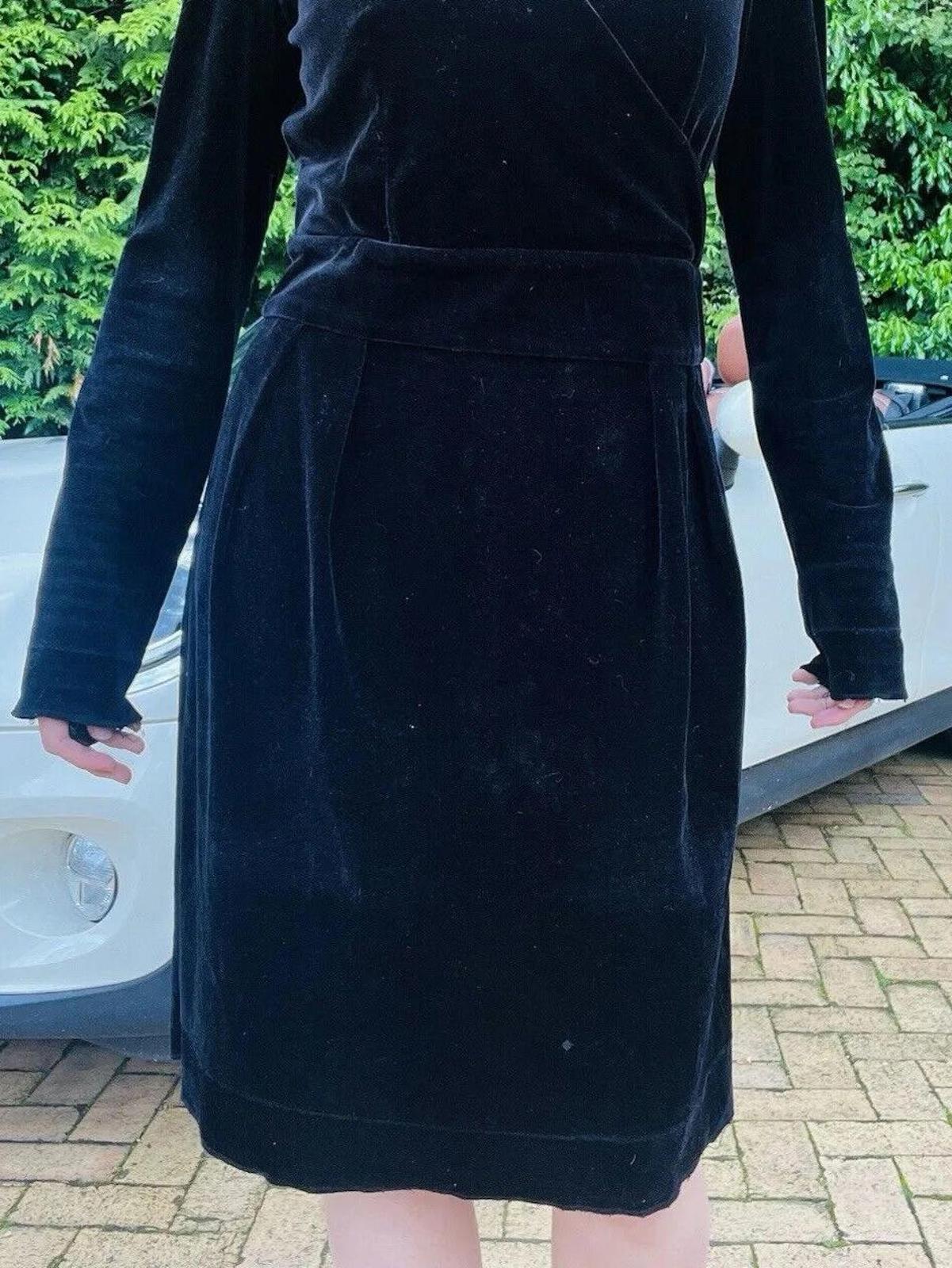 Vintage 1980s Velvet Dress Knee Length With Long Sleeves Black Size 10 to 12