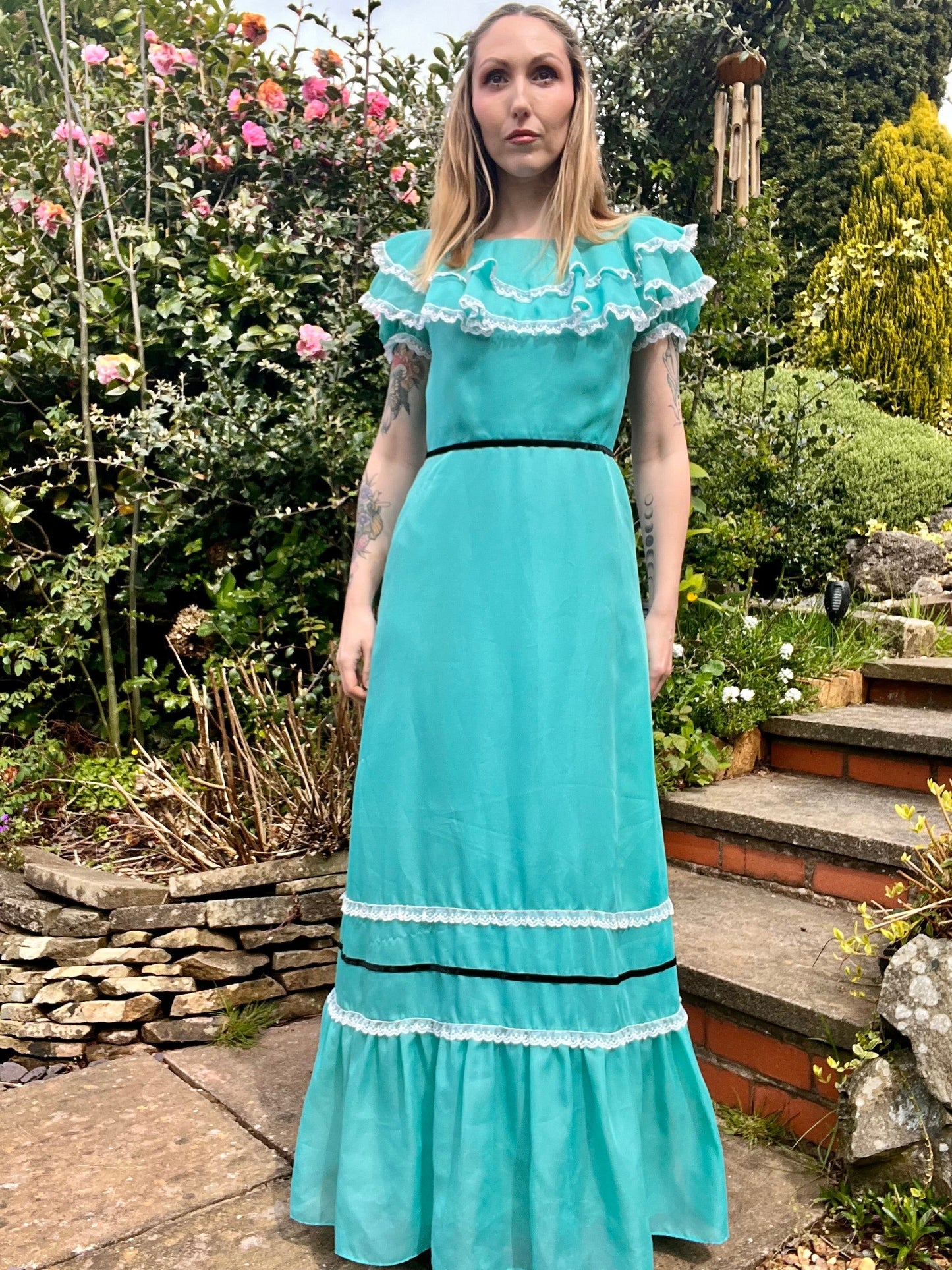 Vintage 70s prairie dress maxi length with ruffle collar size 10