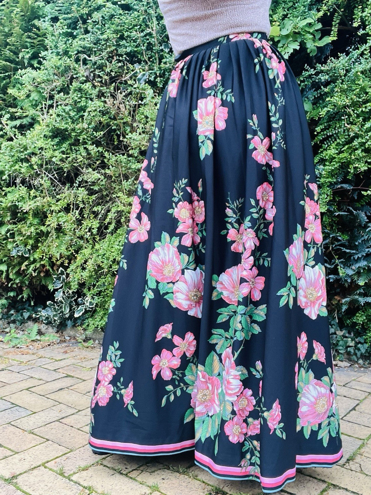 Vintage 1970s Maxi Skirt, Long High Waist Bold Retro Flower Print Pink Black 6