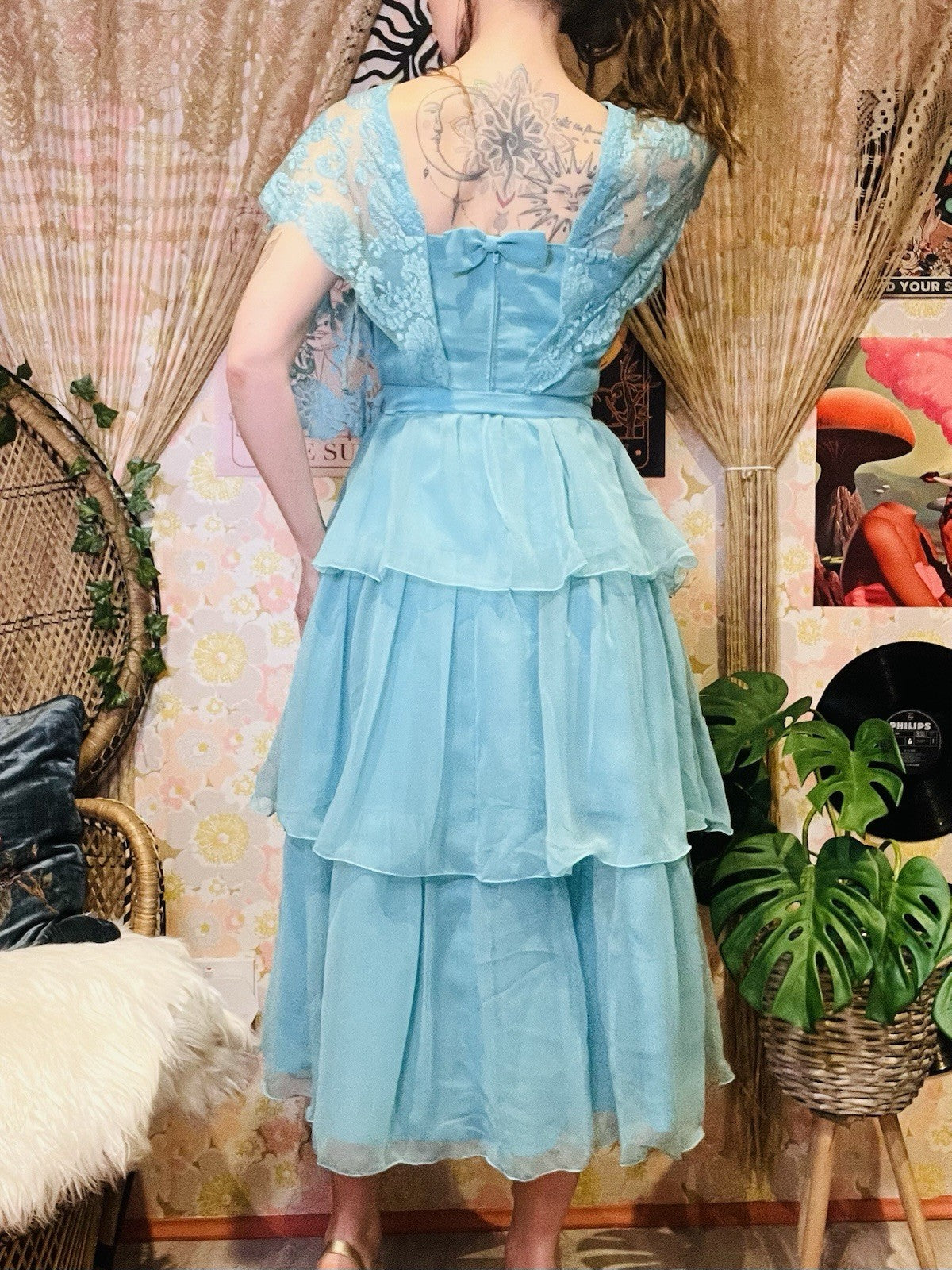 Vintage 1980s Prom Dress Layered Floaty Cocktail Gown With Lace Cape Sleeves 10