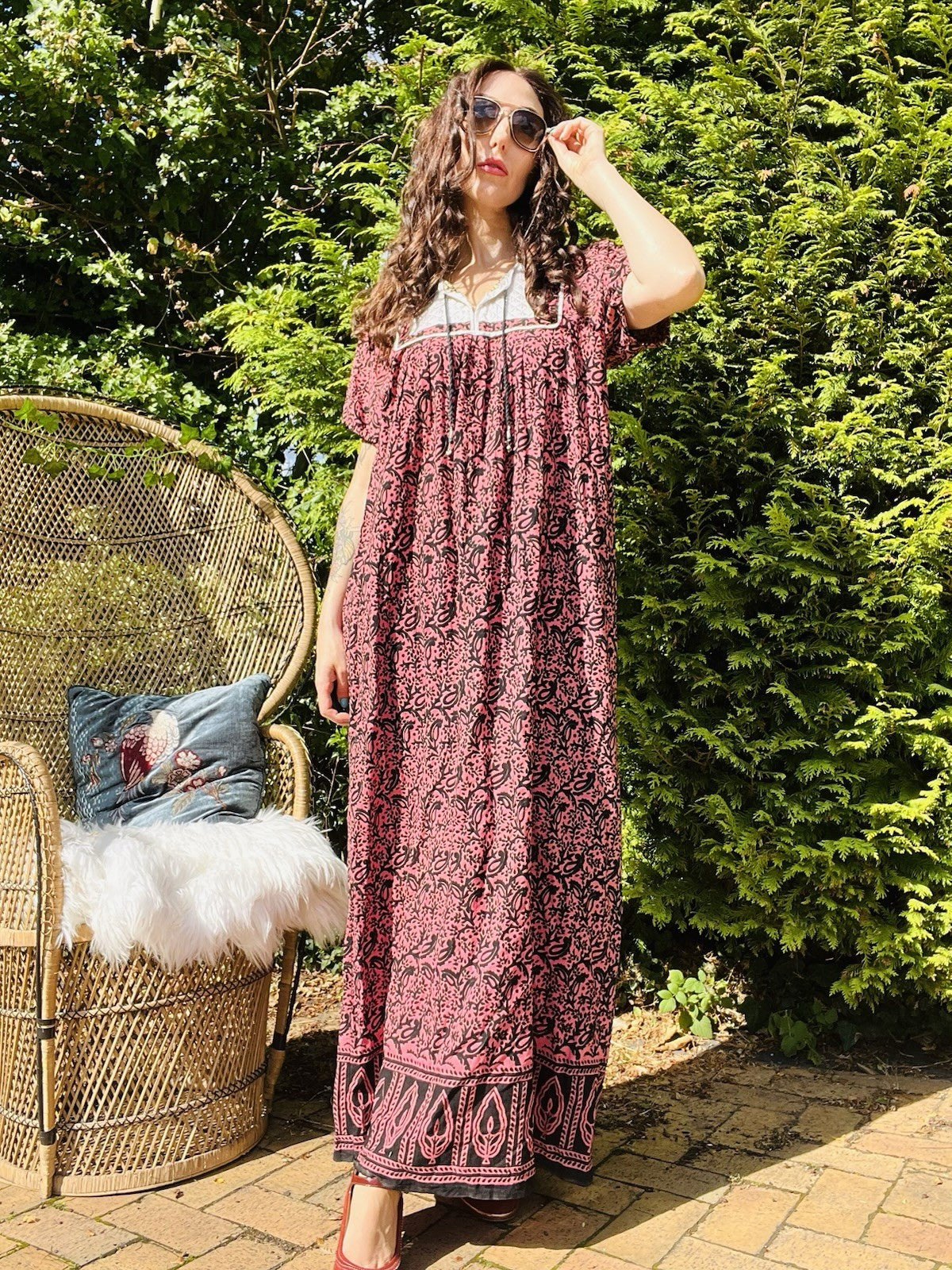 Vintage 1970s Maxi Dress, Hippie Boho Paisley Style With Bib Collar - Red 16