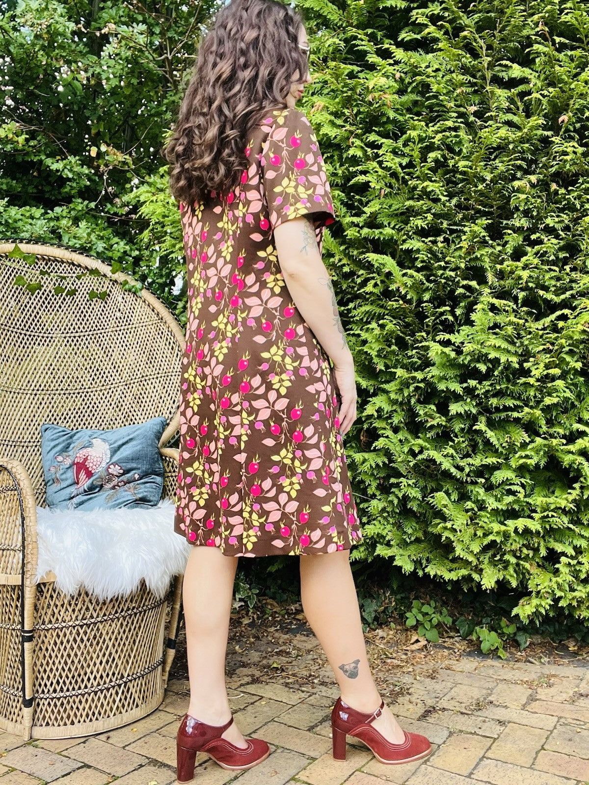 Vintage 1960s Shirt Dress, Fully Lined Autumnal Berry Leaves Design - Brown 16