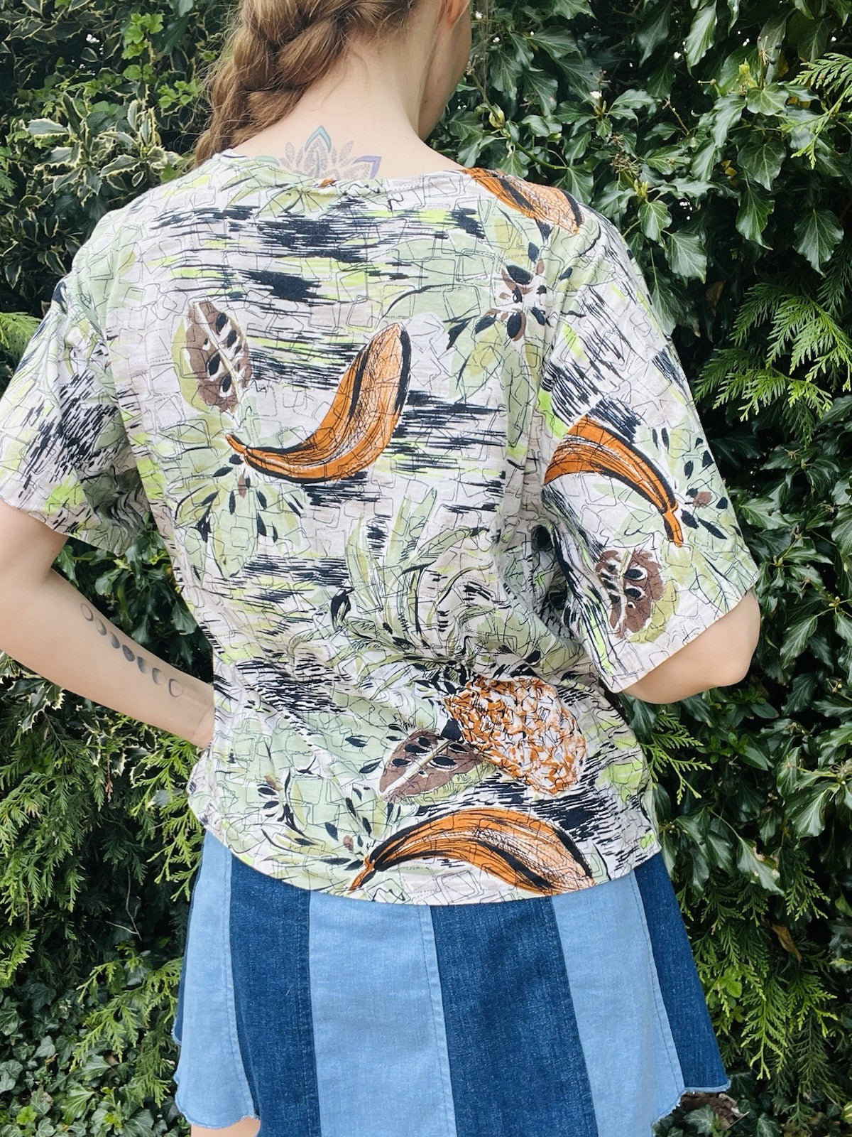 Vintage 1990s Summer T-shirt Single Stitch With Abstract Pineapple Design 14-16
