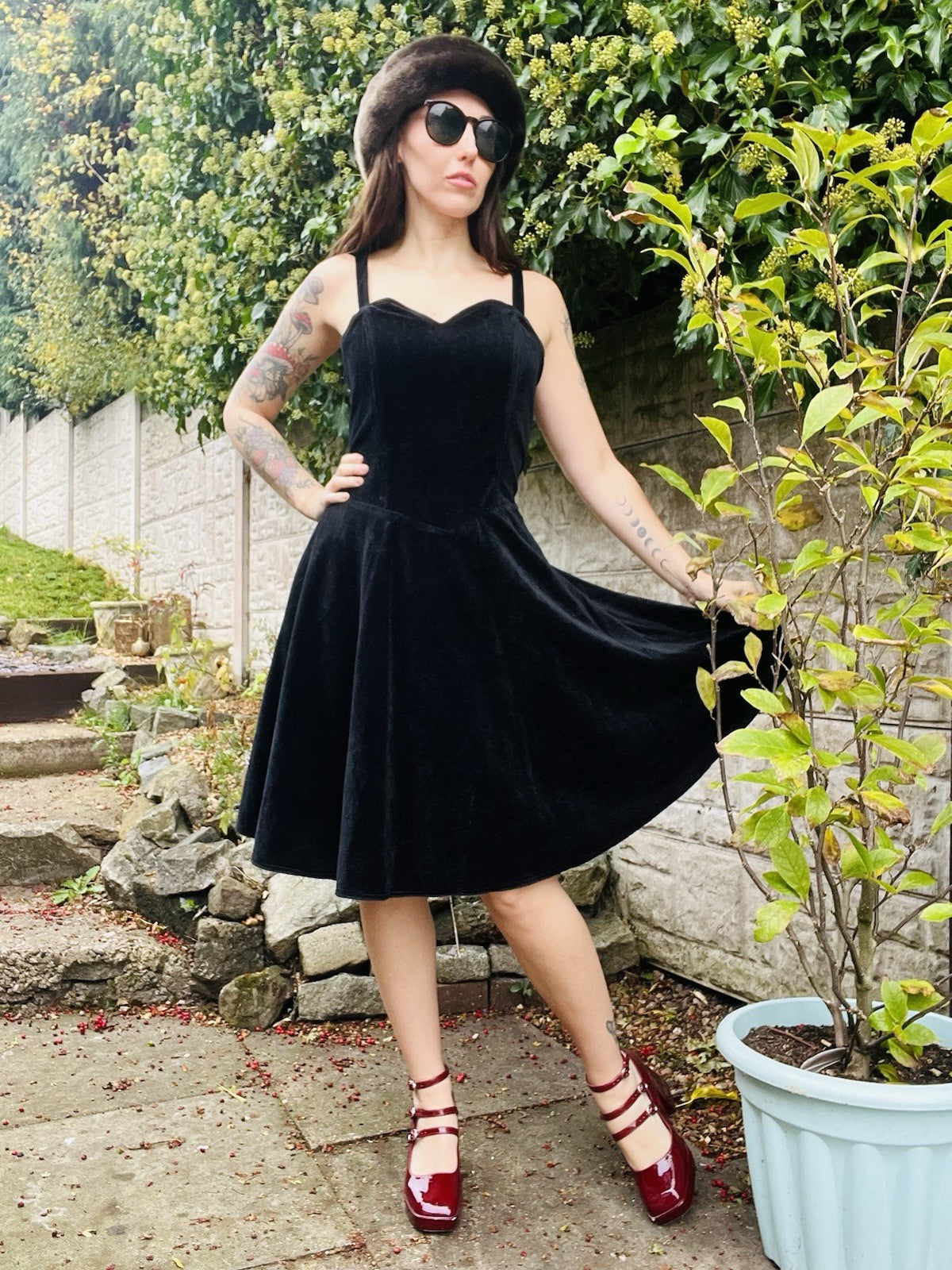 Vintage 1980s Velvet Dress Black Size 14-16 Whimsigoth Party Style