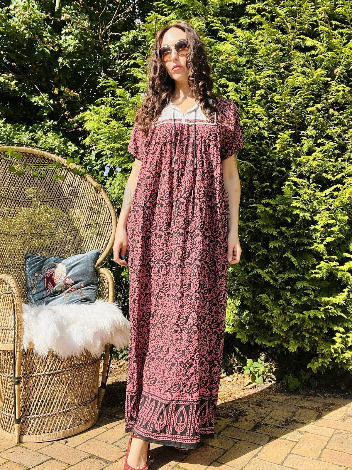 Vintage 1970s Maxi Dress, Hippie Boho Paisley Style With Bib Collar - Red 16