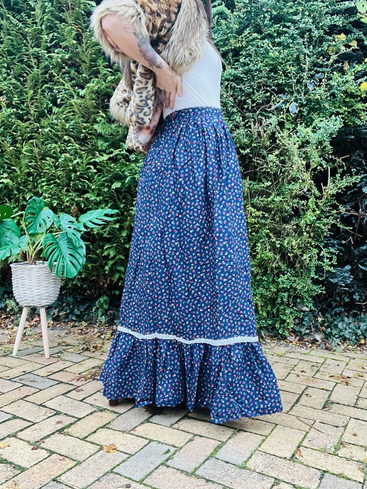 Vintage 60s Maxi Skirt Size 8 Blue Ditsy Cottage Cottagecore Long Button Down