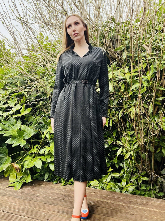 Vintage 1960s Polkadot Dress Cinched Waist Ruffle Collare Long Sleeve Black 16