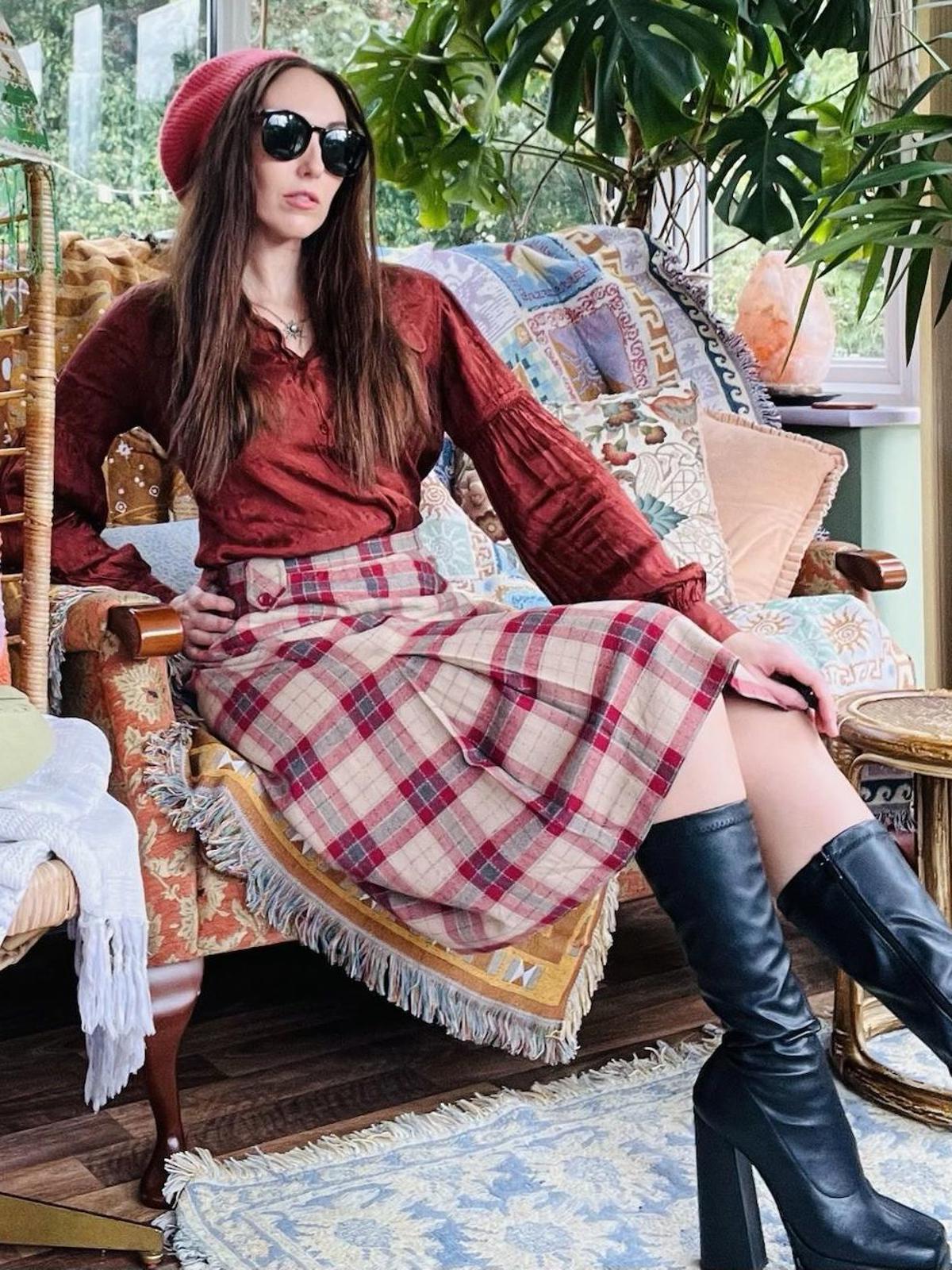 Vintage 70s Tartan Skirt size 16 Retro Pleated Plaid Midi Skirt High Waist beige