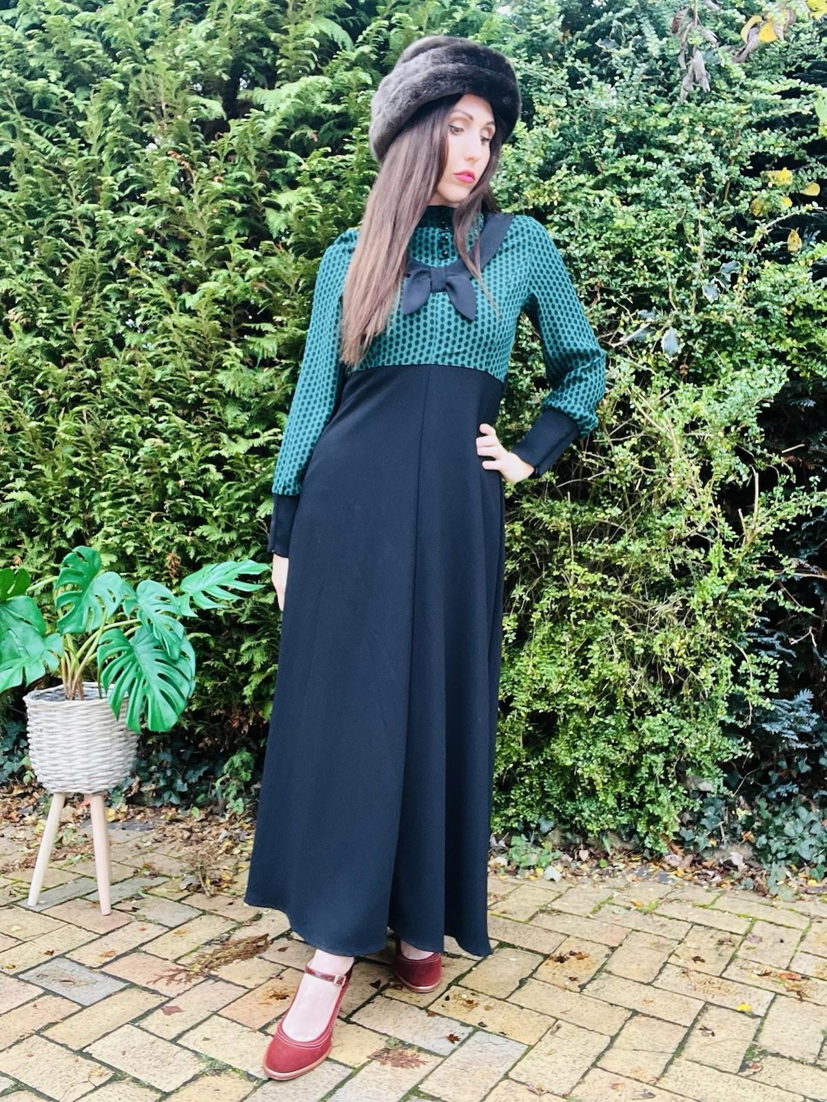 Vintage 1970s Long Dress Size 8 High Neck Long Sleeve Retro Polkadot Black Green