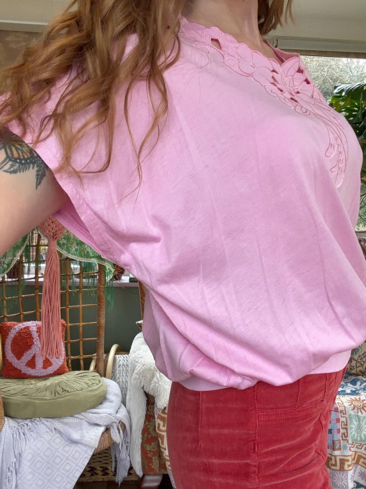 Vintage 1980s Batwing T-shirt By Golden Gate Pink Retro Tee 80s t shirt 18