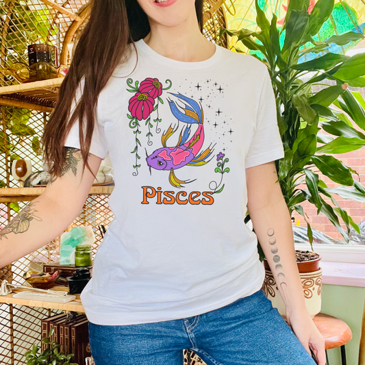 Pisces star sign T-Shirt, Fish zodiac astrology top, Horoscope birthday gift Tee, Bold retro colourful Design tshirt