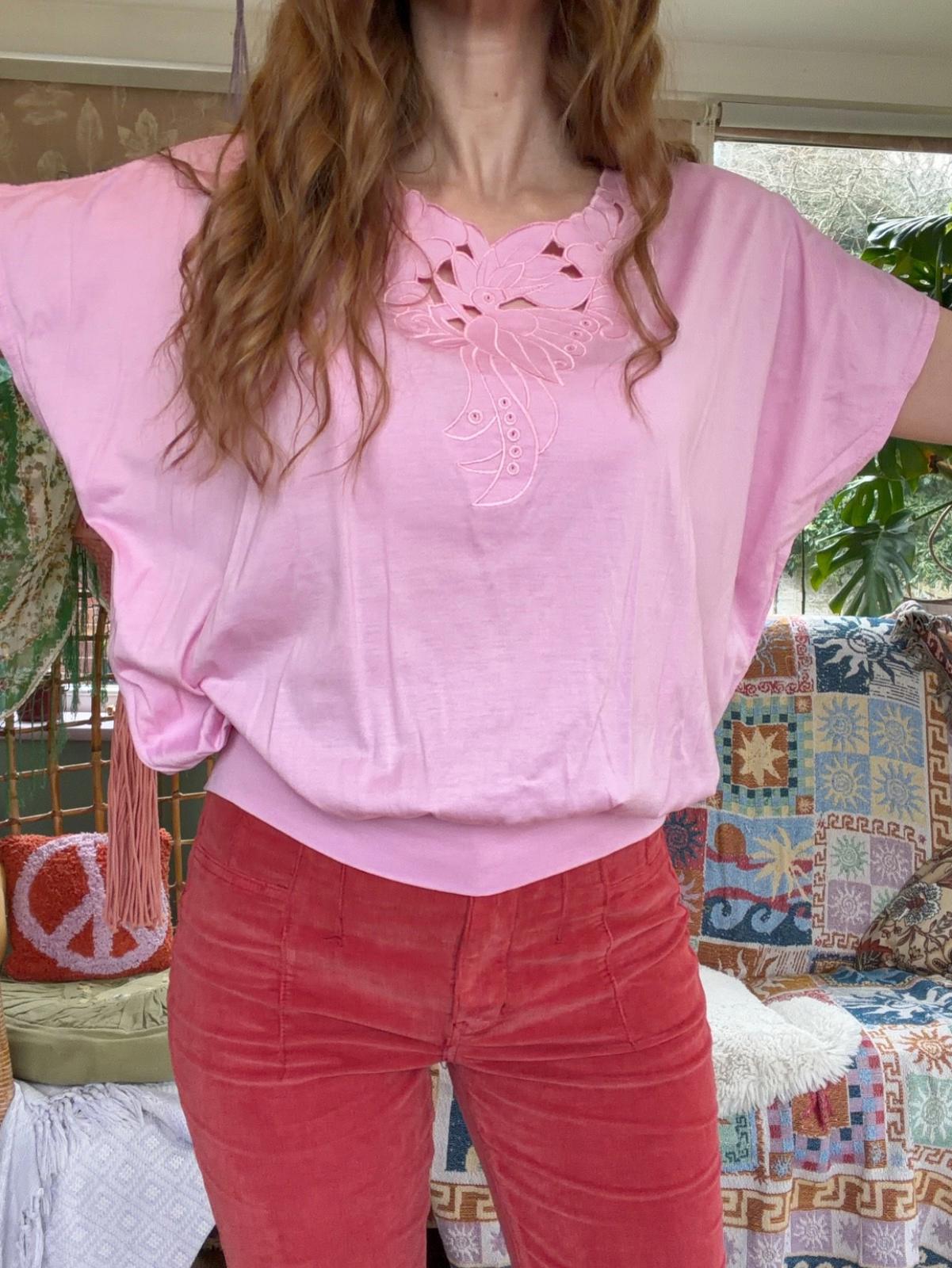 Vintage 1980s Batwing T-shirt By Golden Gate Pink Retro Tee 80s t shirt 18