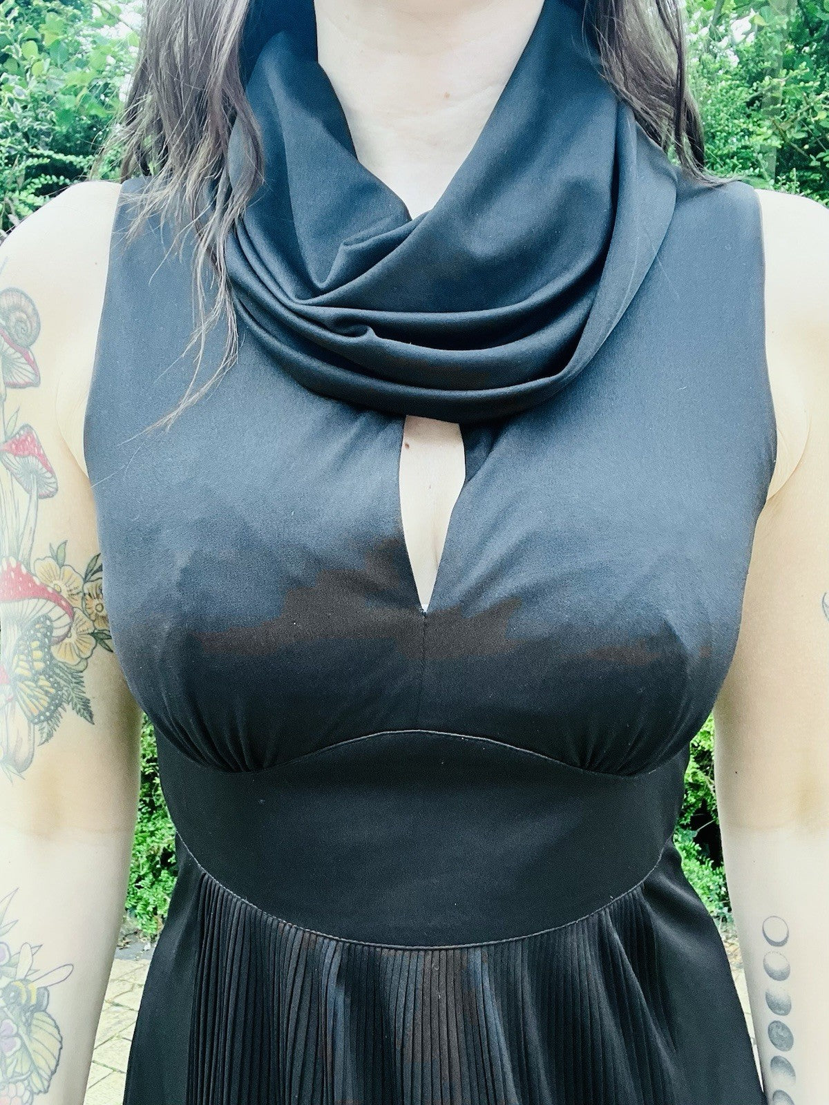 Vintage 1970s Maxi Dress Black Size 10 Long Pleated Cinched Waist Turtle Neck