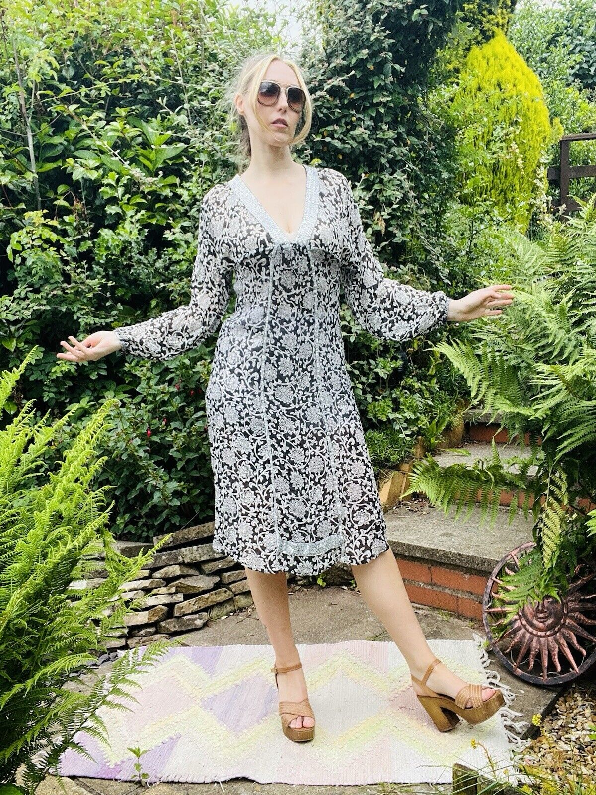 Monsoon Beach Cover Up Shear With Floral Print And Sequin Detail Size 8