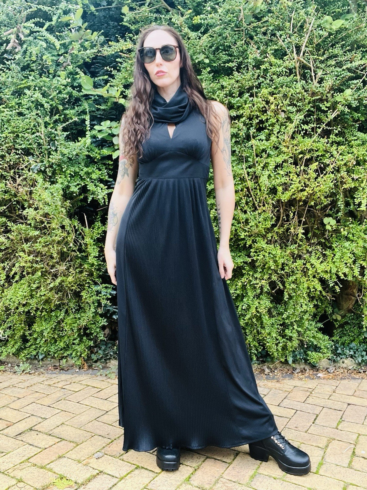 Vintage 1970s Maxi Dress Black Size 10 Long Pleated Cinched Waist Turtle Neck