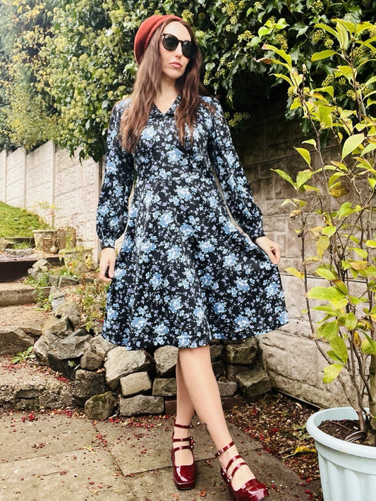 Vintage 1970s Tea Dress Black Blue Size 16 Long Sleeve Floral Midi Length