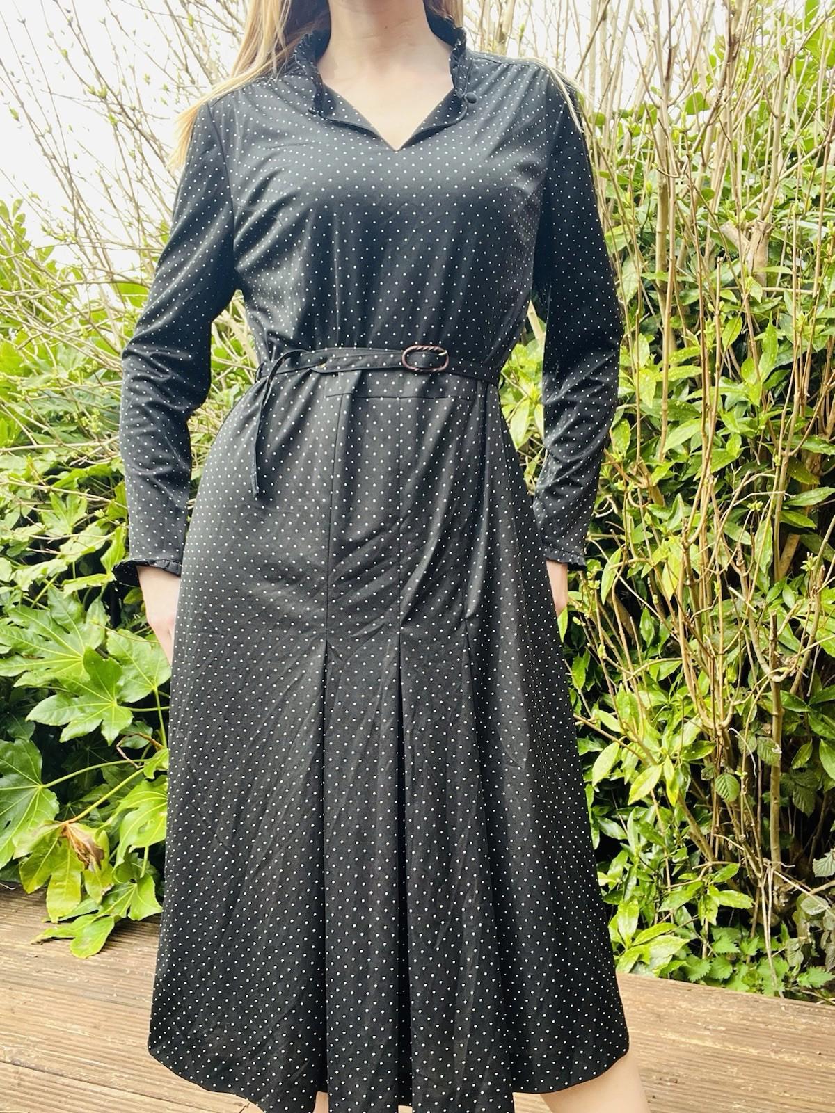 Vintage 1960s Polkadot Dress Cinched Waist Ruffle Collar Long Sleeve Black 16