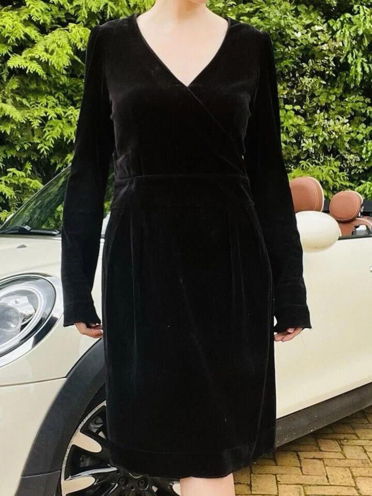 Vintage 1980s Velvet Dress Knee Length With Long Sleeves Black Size 10 to 12