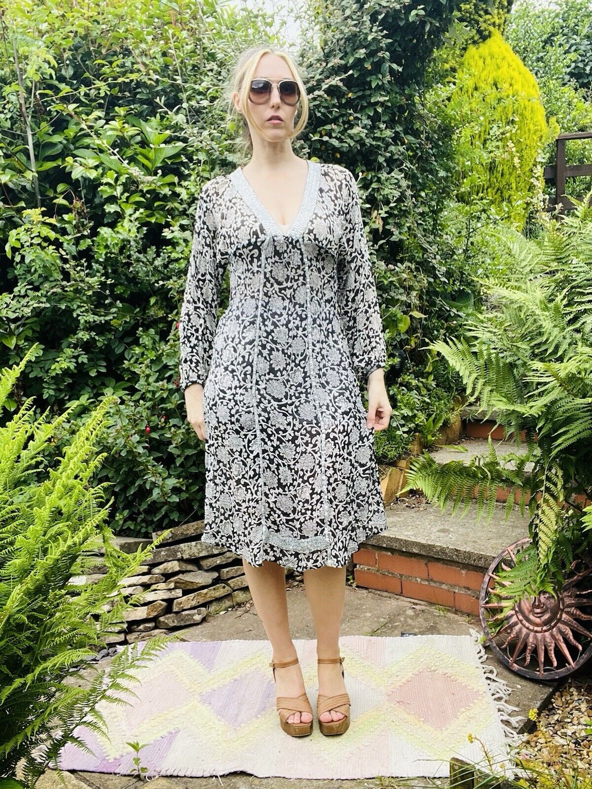 Monsoon Beach Cover Up Shear With Floral Print And Sequin Detail Size 8