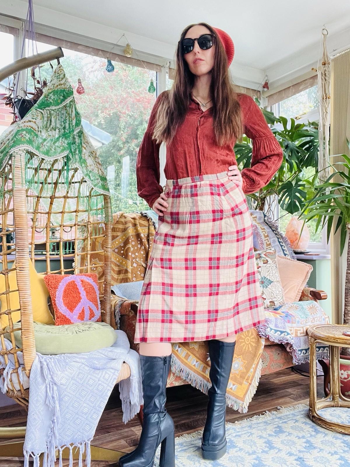 Vintage 70s Tartan Skirt size 16 Retro Pleated Plaid Midi Skirt High Waist beige