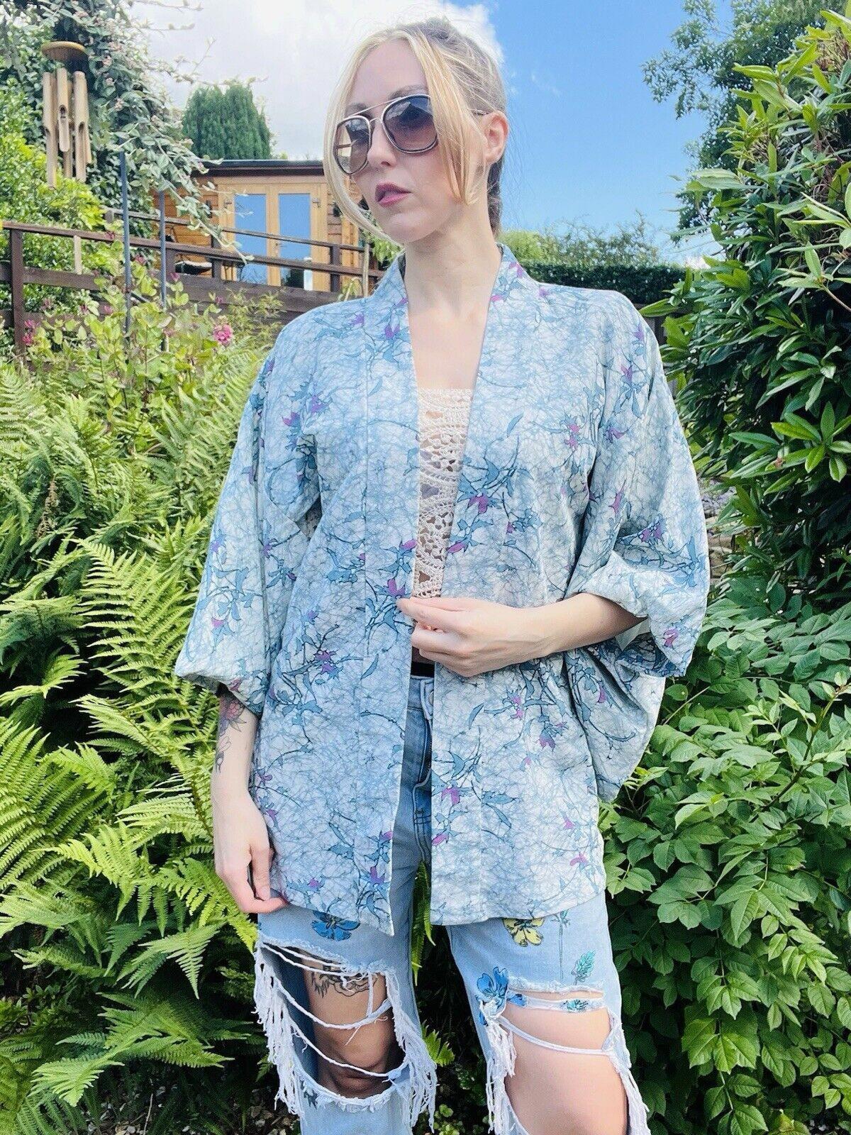 Vintage 1970s Hippie Boho Kimono Jacket With Blue retro Abstract Print Free Size