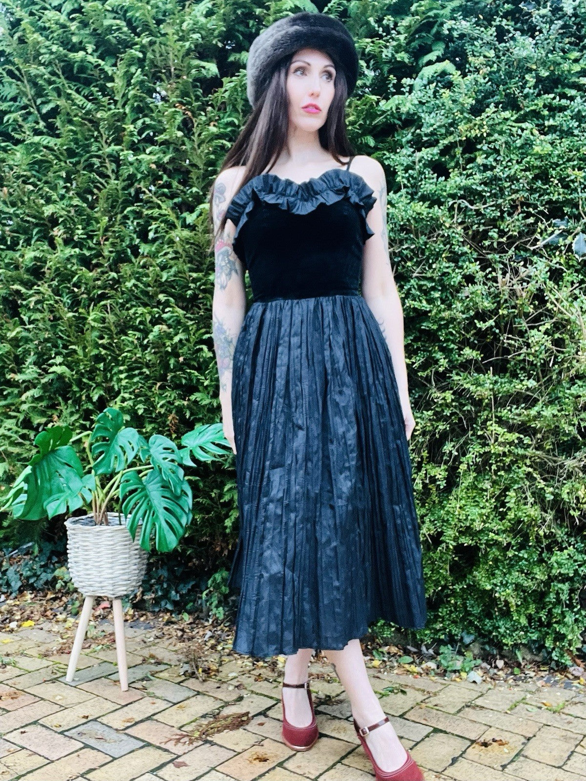Vintage 1980s Party Dress By Puszta Velvet Ruffle Bodice Pleated Midi Black 8