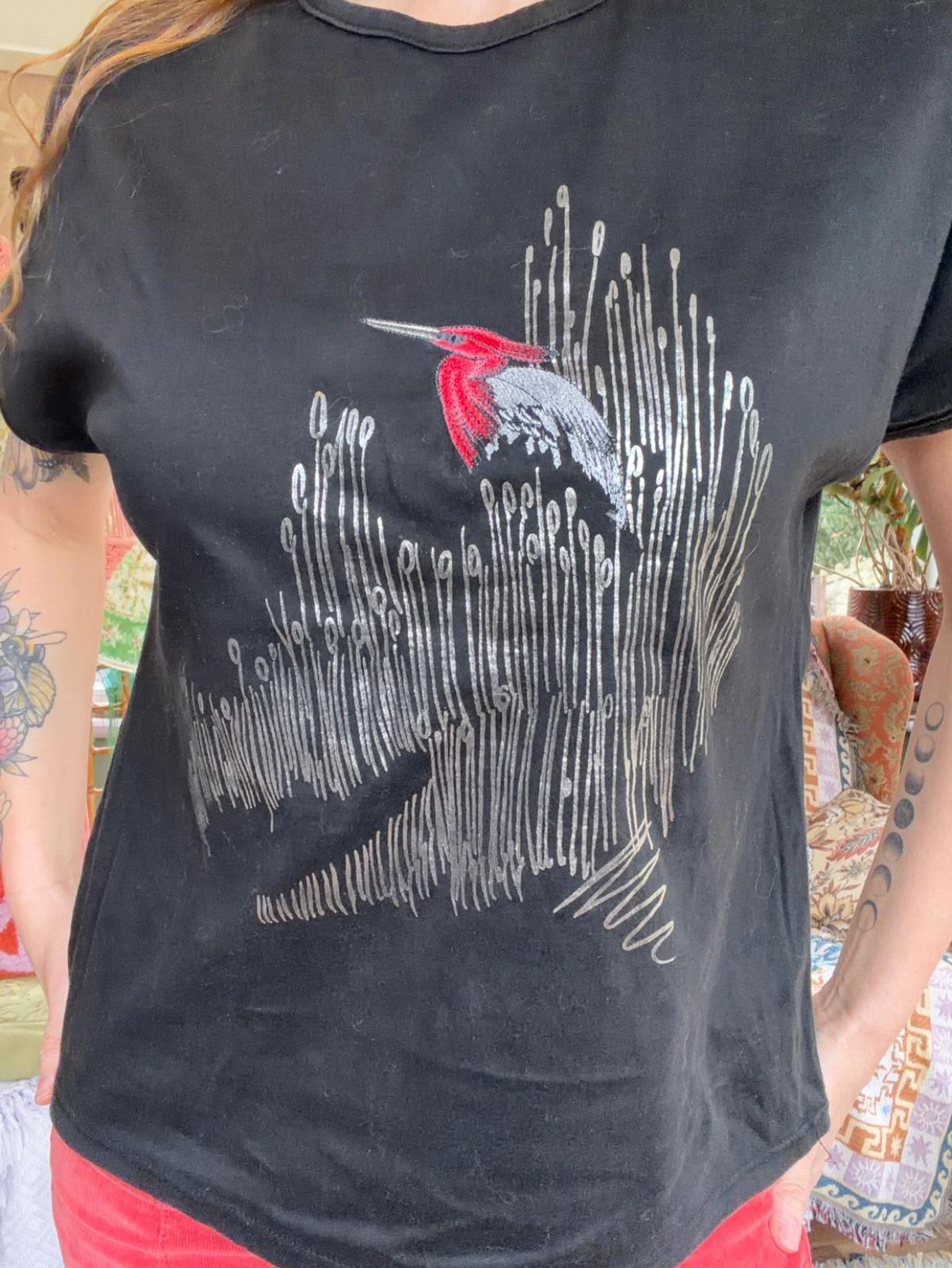 Vintage Y2K T-shirt Silver Metallic Bird design Tshirt retro t shirt Black 14