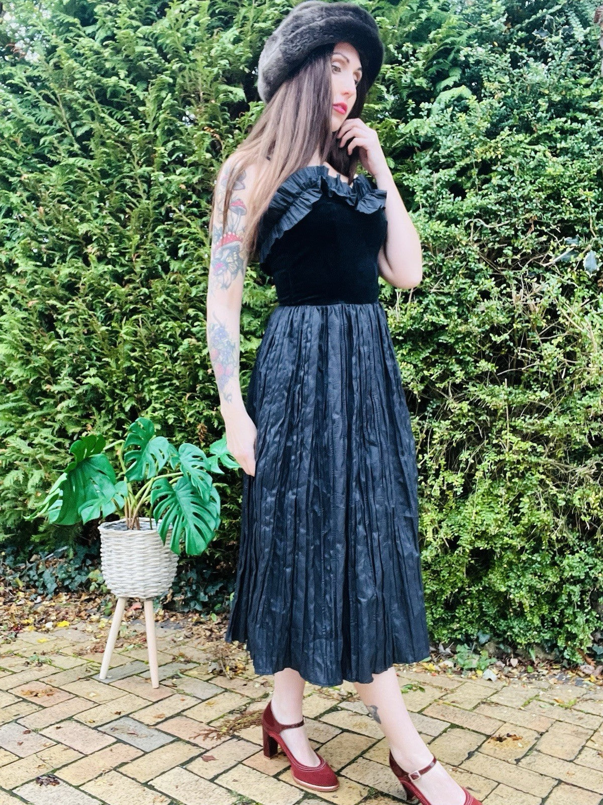 Vintage 1980s Party Dress By Puszta Velvet Ruffle Bodice Pleated Midi Black 8