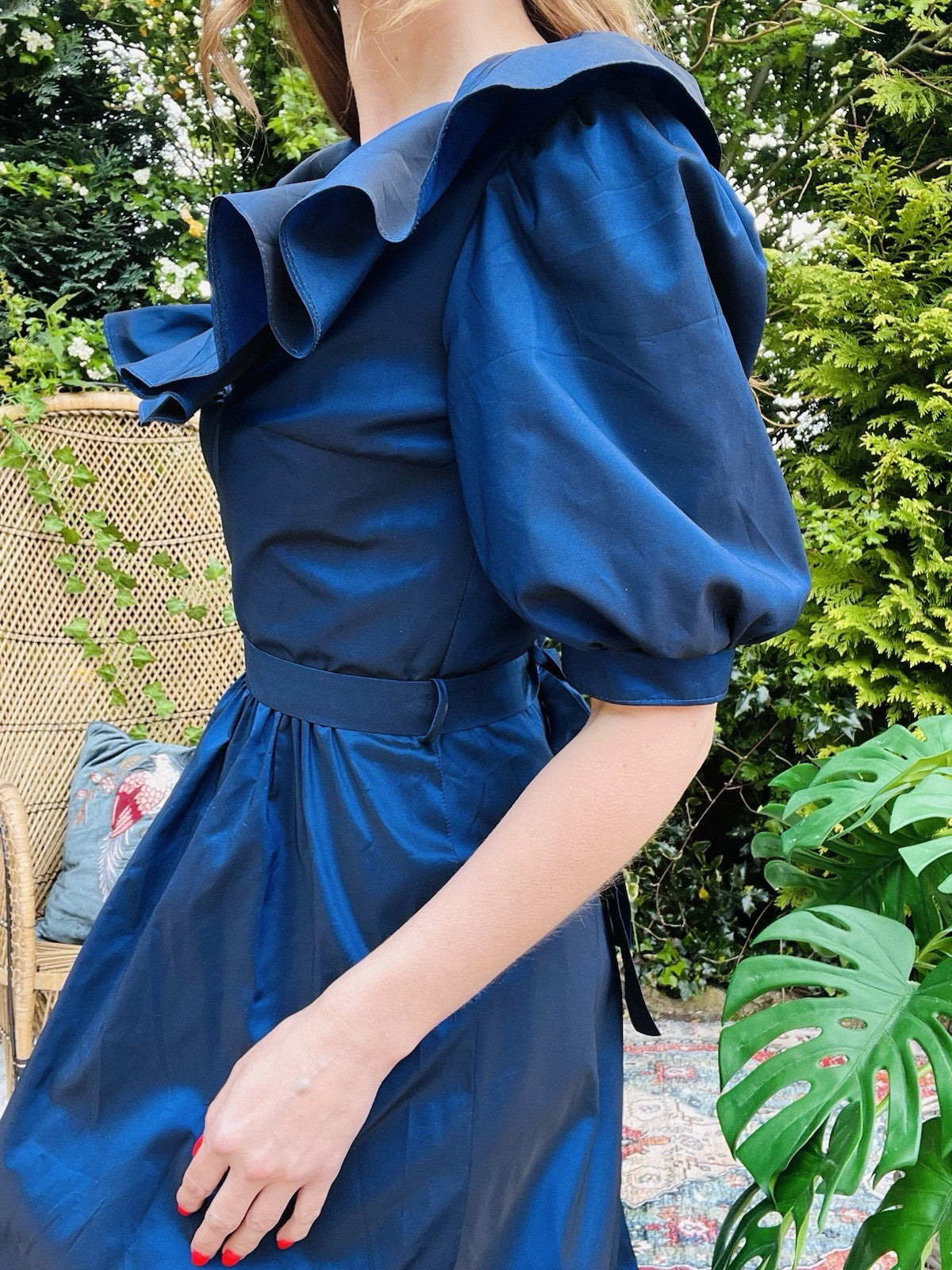 Vintage 1990s Prom Dress Vera Mont Dark Blue Ball Gown With Puff Sleeves Size 10