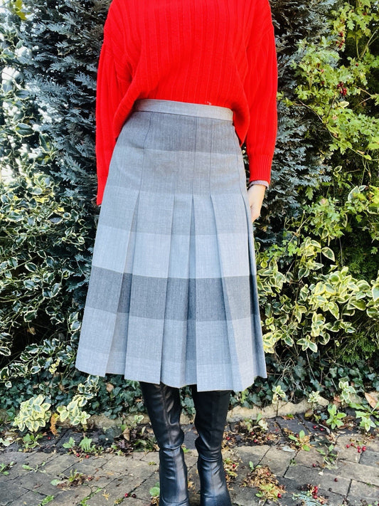 Vintage 1980s Pleated Skirt, Plaid Tennis Style High Waist Midi Skirt, Grey 10
