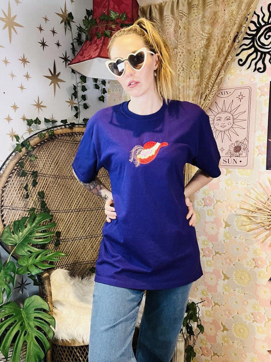 Vintage 1980s T-shirt Gildan Activewear With Embroidered Design Size M Purple