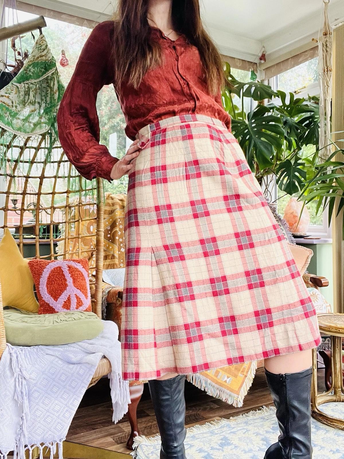 Vintage 70s Tartan Skirt size 16 Retro Pleated Plaid Midi Skirt High Waist beige