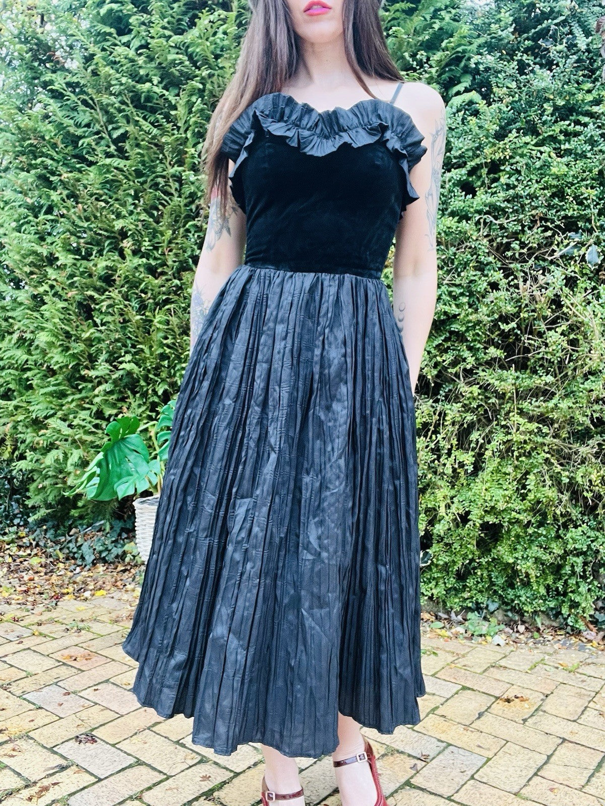 Vintage 1980s Party Dress By Puszta Velvet Ruffle Bodice Pleated Midi Black 8