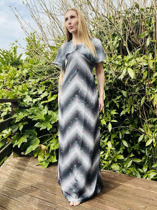 Vintage 1970s Maxi Dress Long Zigzag Flared Cape Sleeves Size 10-12