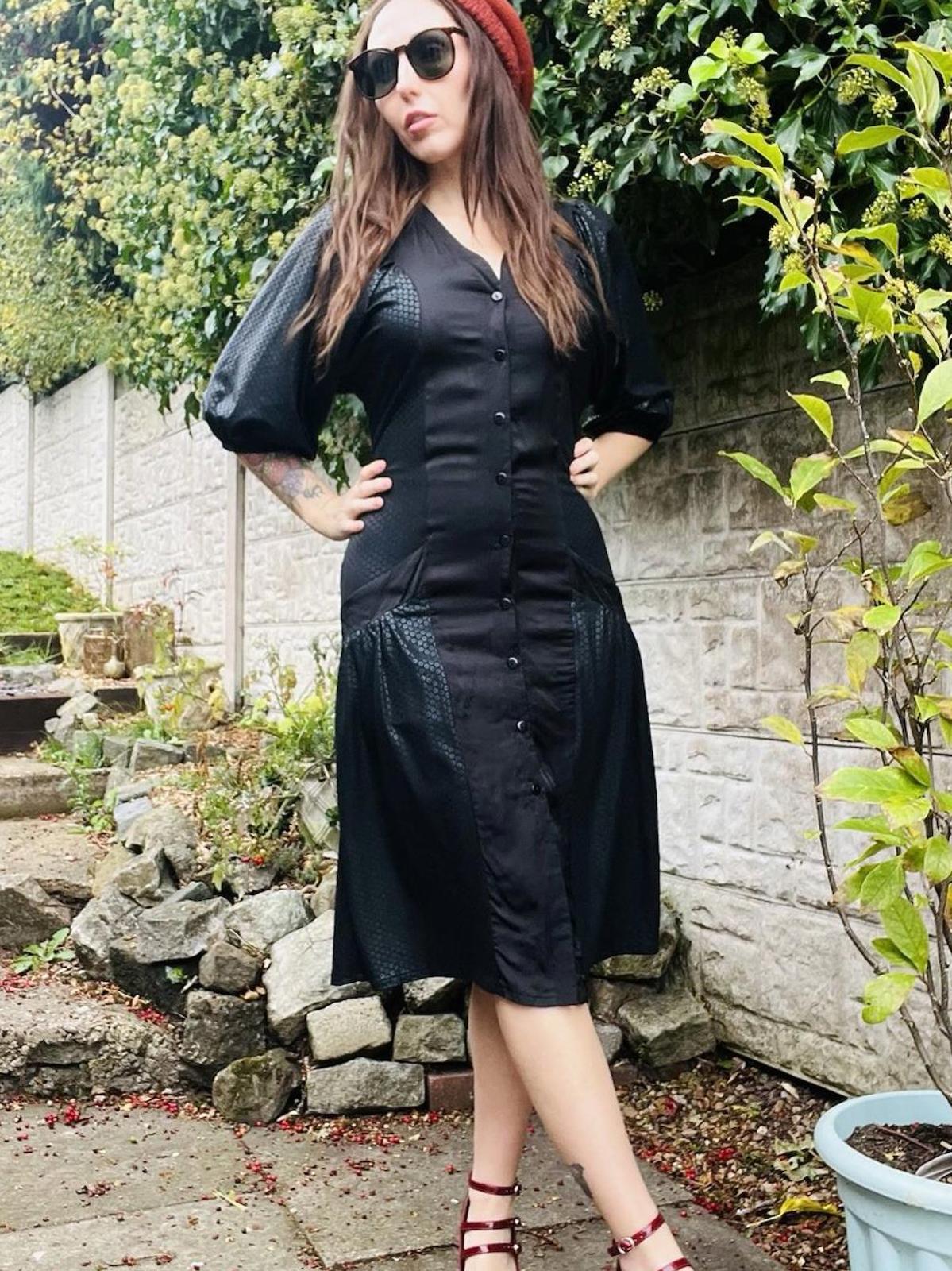 Vintage 1980s Party Dress Black Size 8 to 10 Dropped Waist Puff Sleeves