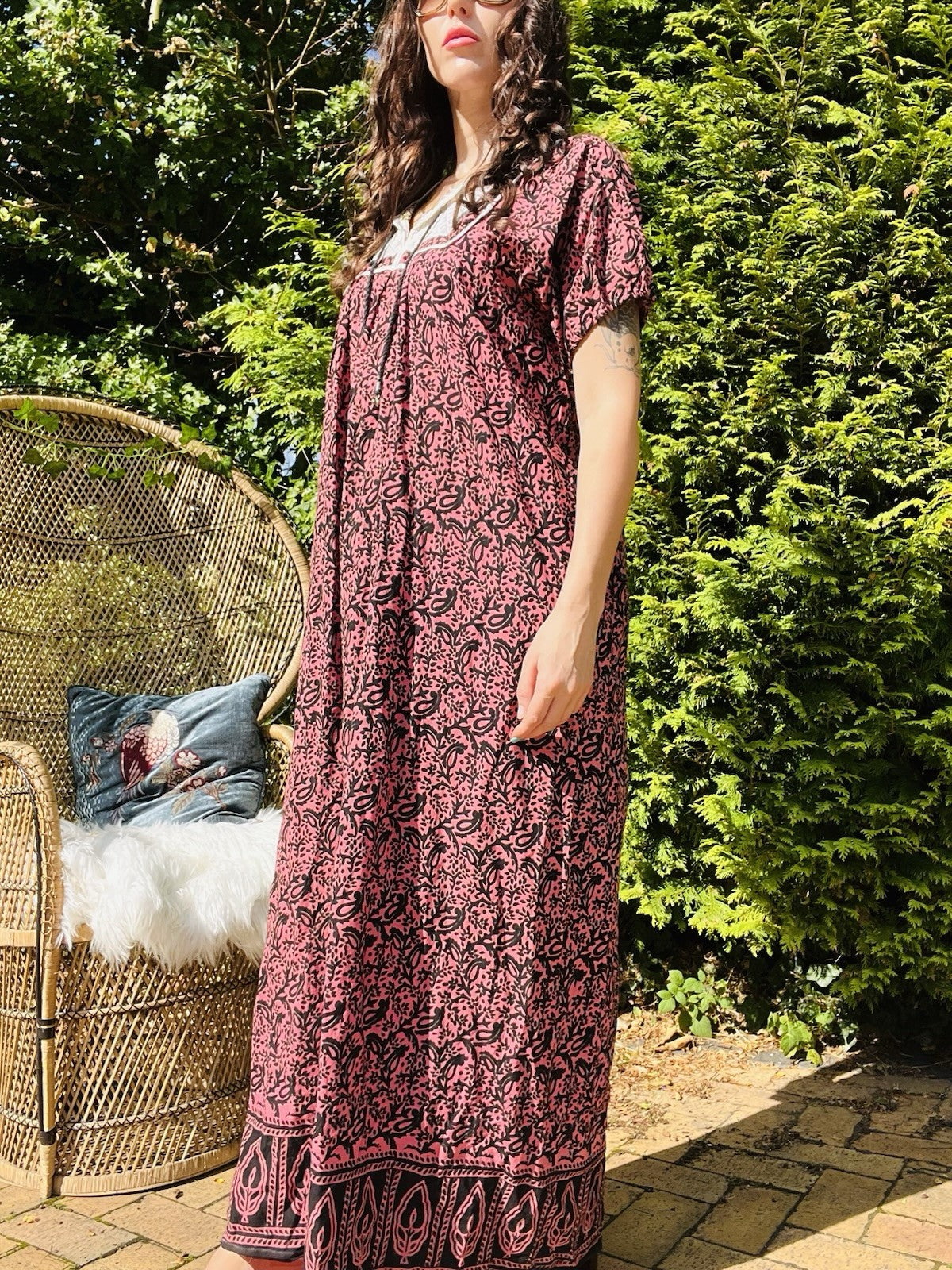 Vintage 1970s Maxi Dress, Hippie Boho Paisley Style With Bib Collar - Red 16