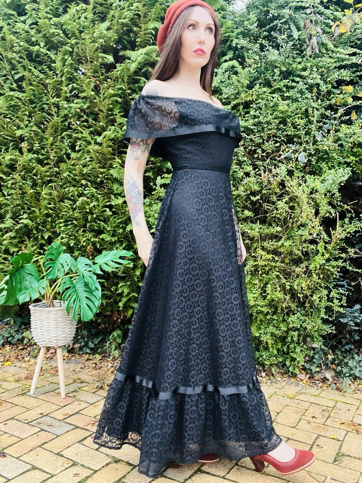 Vintage 70s maxi dress Black Size 8 by C&A Bardot Off Shoulder Whimsigoth Lace