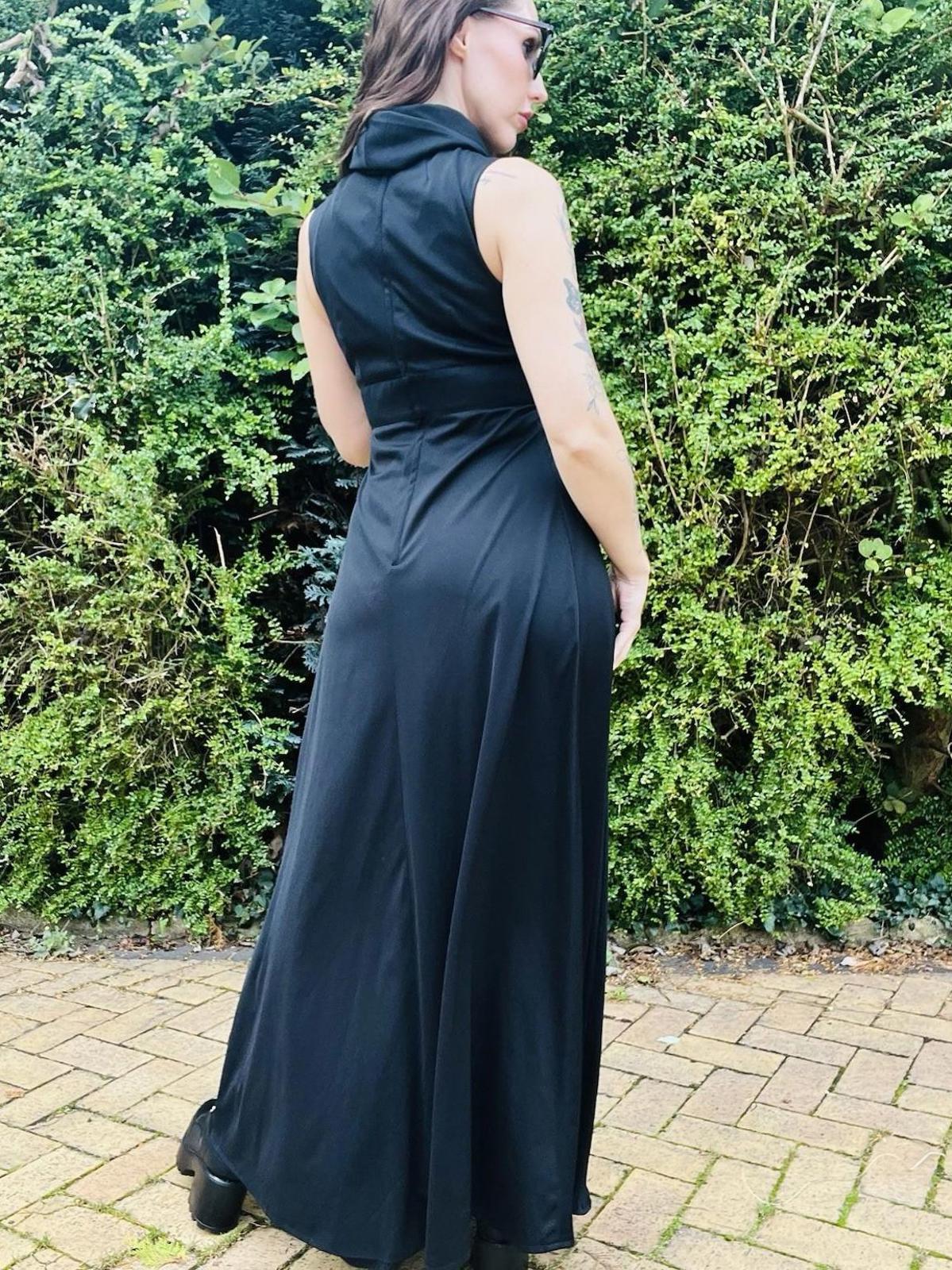 Vintage 1970s Maxi Dress Black Size 10 Long Pleated Cinched Waist Turtle Neck