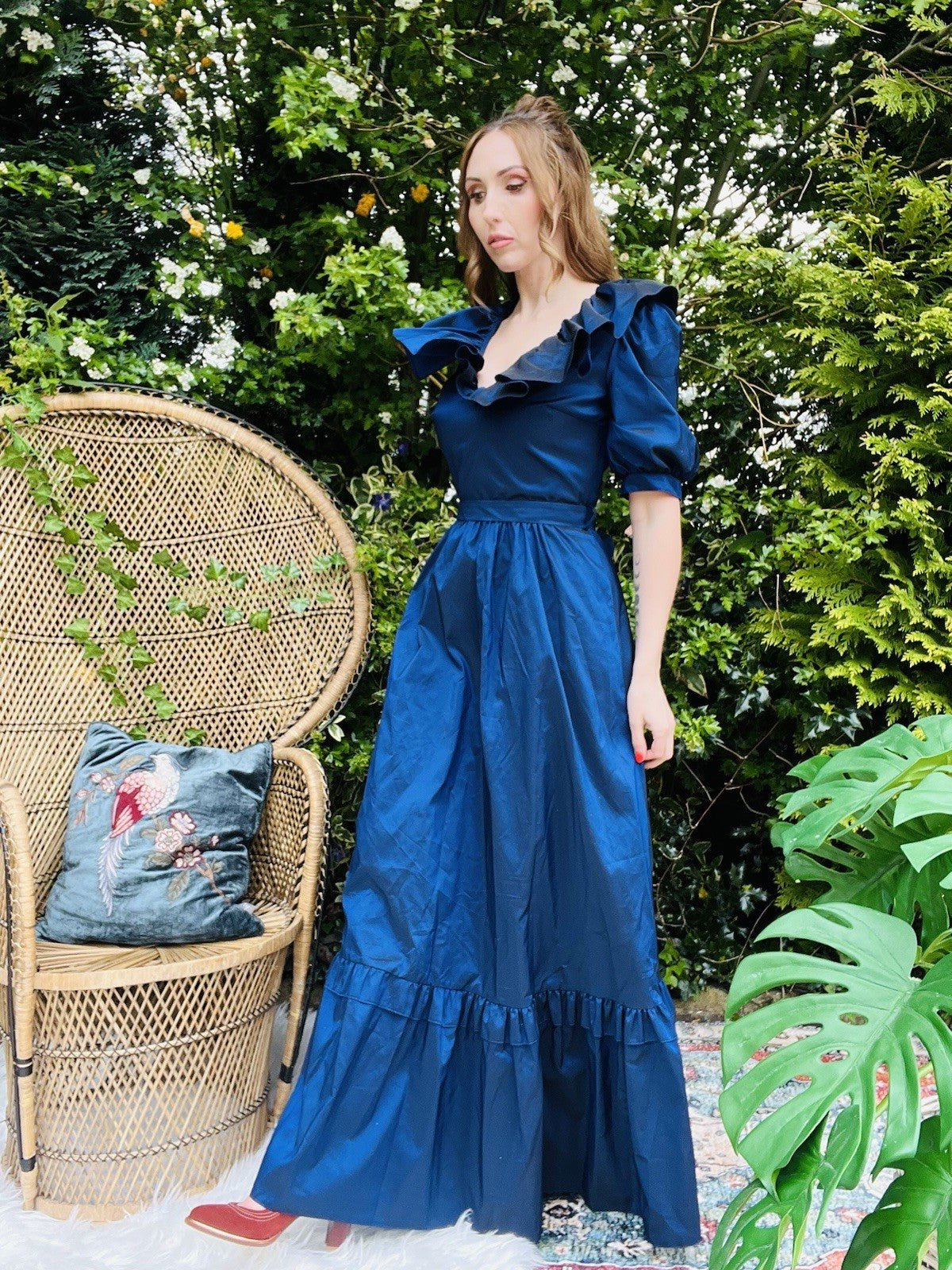 Vintage 1990s Prom Dress Vera Mont Dark Blue Ball Gown With Puff Sleeves Size 10
