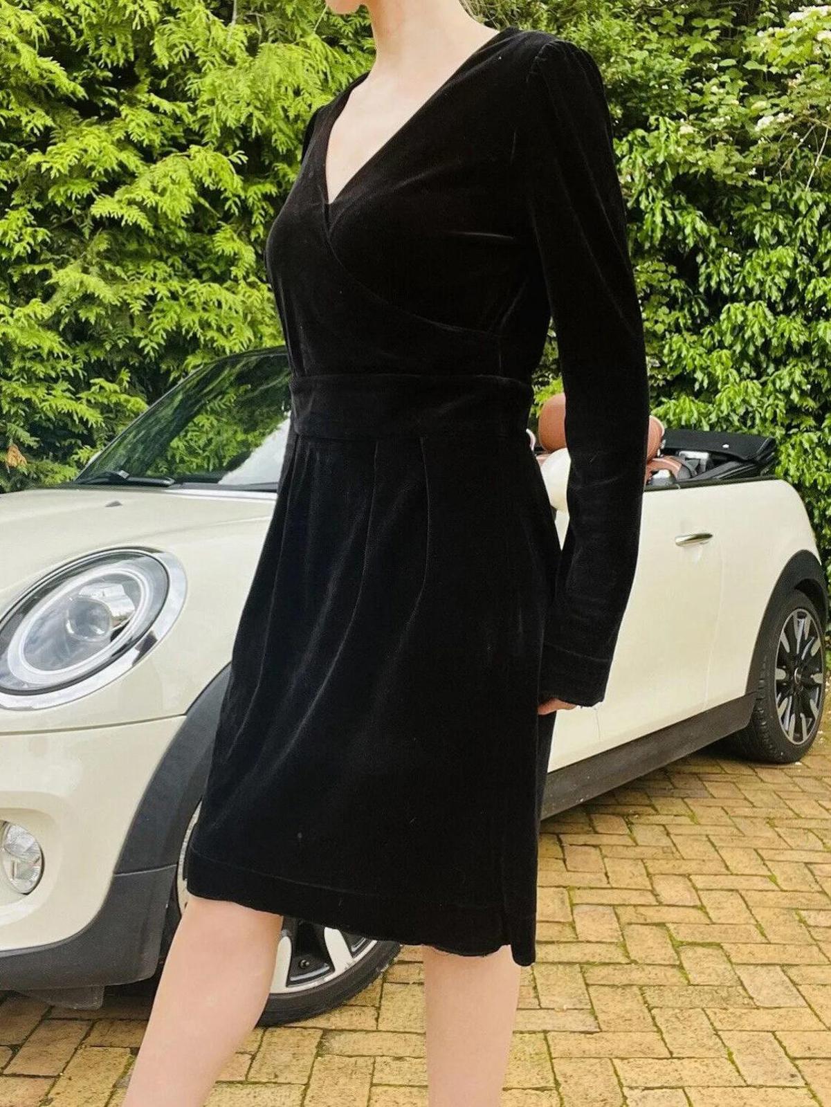 Vintage 1980s Velvet Dress Knee Length With Long Sleeves Black Size 10 to 12